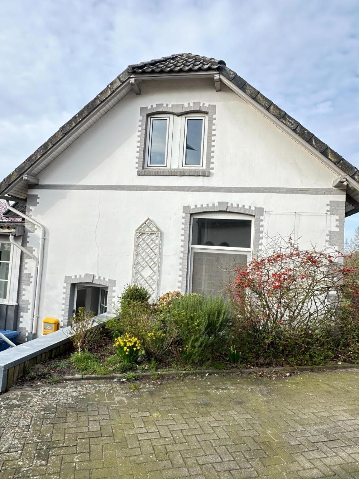 Holiday home Weserblick Am Sandstrand Mit Dart, Billard Und Tischkicker Berne